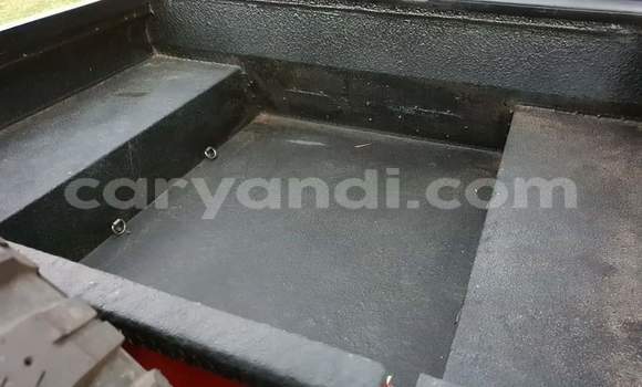 Acheter Occasion Voiture Land Rover Defender Rouge à Lusaka, Zambie Acheter Occasion Voiture Land Rover Defender Rouge à Lusaka, Zambie