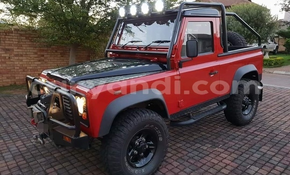 Acheter Occasion Voiture Land Rover Defender Rouge à Lusaka, Zambie Acheter Occasion Voiture Land Rover Defender Rouge à Lusaka, Zambie
