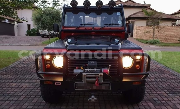Acheter Occasion Voiture Land Rover Defender Rouge à Lusaka, Zambie Acheter Occasion Voiture Land Rover Defender Rouge à Lusaka, Zambie