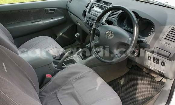 Acheter Occasion Voiture Toyota Hilux Blanc à Lusaka, Zambie Acheter Occasion Voiture Toyota Hilux Blanc à Lusaka, Zambie