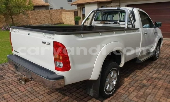 Acheter Occasion Voiture Toyota Hilux Blanc à Lusaka, Zambie Acheter Occasion Voiture Toyota Hilux Blanc à Lusaka, Zambie
