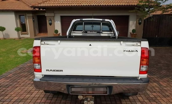 Acheter Occasion Voiture Toyota Hilux Blanc à Lusaka, Zambie Acheter Occasion Voiture Toyota Hilux Blanc à Lusaka, Zambie
