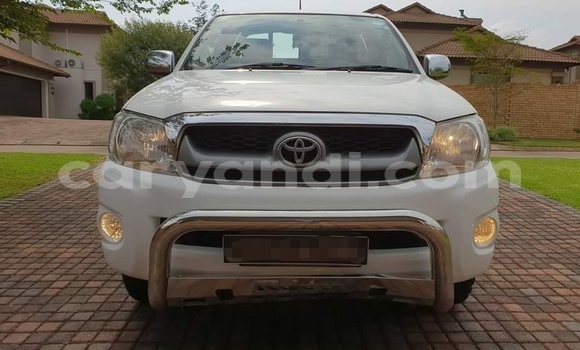 Acheter Occasion Voiture Toyota Hilux Blanc à Lusaka, Zambie Acheter Occasion Voiture Toyota Hilux Blanc à Lusaka, Zambie