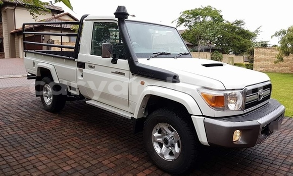 Buy Used Toyota Land Cruiser White Car in Lusaka in Zambia Buy Used Toyota Land Cruiser White Car in Lusaka in Zambia