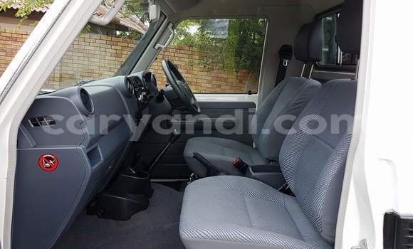 Buy Used Toyota Land Cruiser White Car in Lusaka in Zambia Buy Used Toyota Land Cruiser White Car in Lusaka in Zambia