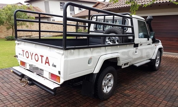 Buy Used Toyota Land Cruiser White Car in Lusaka in Zambia Buy Used Toyota Land Cruiser White Car in Lusaka in Zambia