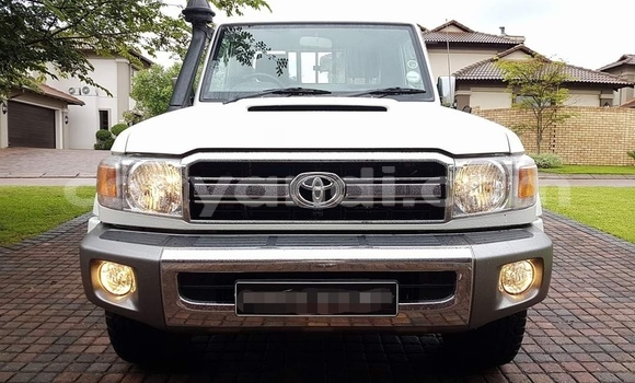 Buy Used Toyota Land Cruiser White Car in Lusaka in Zambia Buy Used Toyota Land Cruiser White Car in Lusaka in Zambia
