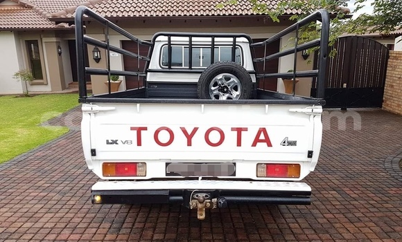 Buy Used Toyota Land Cruiser White Car in Lusaka in Zambia Buy Used Toyota Land Cruiser White Car in Lusaka in Zambia