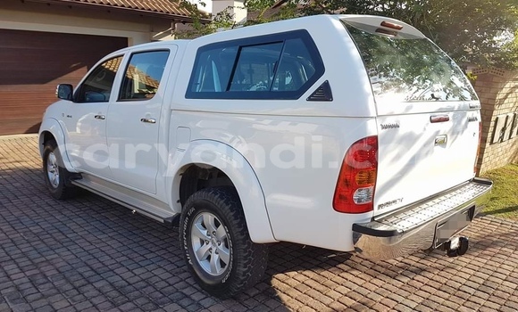 Acheter Occasion Voiture Toyota Hilux Blanc à Livingstone, Zambie Acheter Occasion Voiture Toyota Hilux Blanc à Livingstone, Zambie