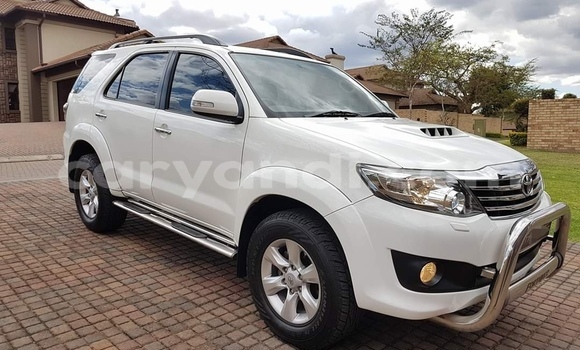 Buy Used Toyota Fortuner White Car in Lusaka in Zambia Buy Used Toyota Fortuner White Car in Lusaka in Zambia