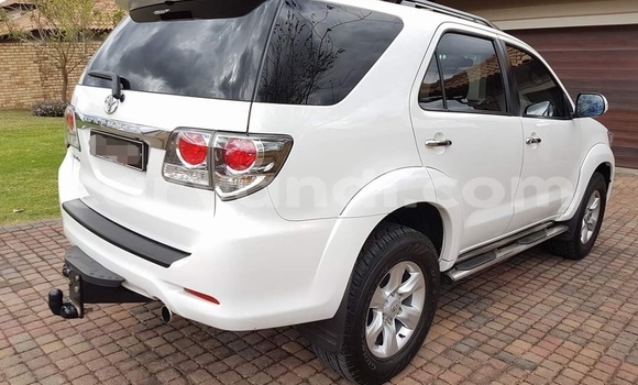 Buy Used Toyota Fortuner White Car in Lusaka in Zambia Buy Used Toyota Fortuner White Car in Lusaka in Zambia