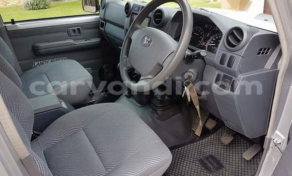 Acheter Occasion Voiture Toyota Land Cruiser Gris à Livingstone, Zambie Acheter Occasion Voiture Toyota Land Cruiser Gris à Livingstone, Zambie