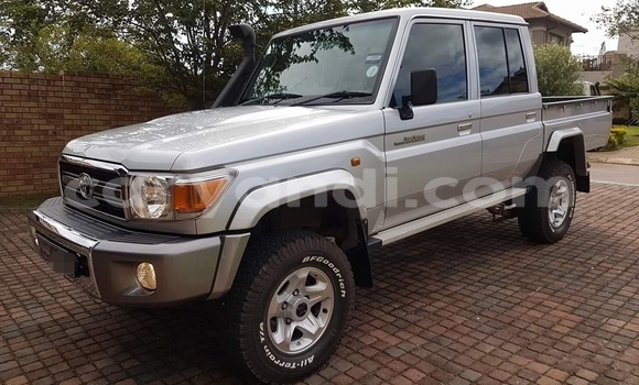Acheter Occasion Voiture Toyota Land Cruiser Gris à Livingstone, Zambie Acheter Occasion Voiture Toyota Land Cruiser Gris à Livingstone, Zambie
