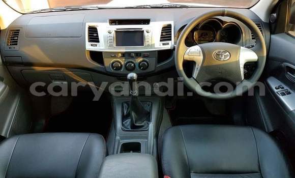 Acheter Occasion Voiture Toyota Hilux Blanc à Livingstone, Zambie Acheter Occasion Voiture Toyota Hilux Blanc à Livingstone, Zambie