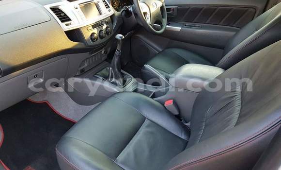 Acheter Occasion Voiture Toyota Hilux Blanc à Livingstone, Zambie Acheter Occasion Voiture Toyota Hilux Blanc à Livingstone, Zambie