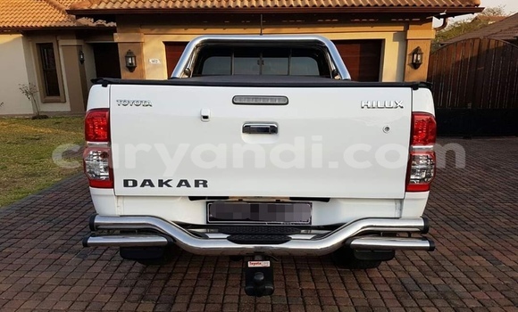 Acheter Occasion Voiture Toyota Hilux Blanc à Livingstone, Zambie Acheter Occasion Voiture Toyota Hilux Blanc à Livingstone, Zambie