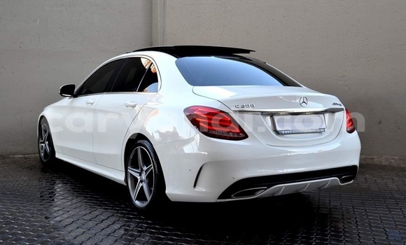 Acheter Occasion Voiture Mercedes‒Benz C–Class Blanc à Lusaka, Zambie Acheter Occasion Voiture Mercedes‒Benz C–Class Blanc à Lusaka, Zambie