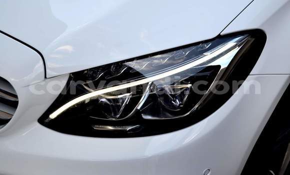 Acheter Occasion Voiture Mercedes‒Benz C–Class Blanc à Lusaka, Zambie Acheter Occasion Voiture Mercedes‒Benz C–Class Blanc à Lusaka, Zambie
