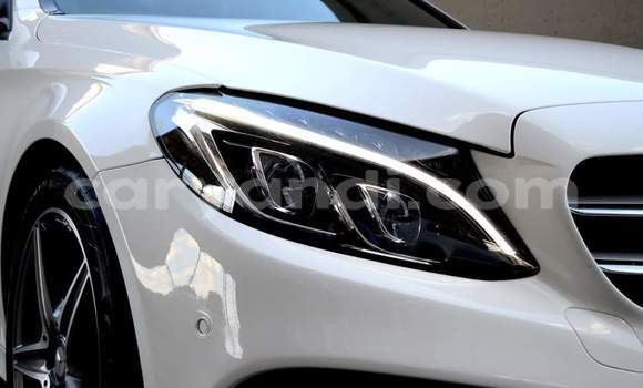 Acheter Occasion Voiture Mercedes‒Benz C–Class Blanc à Lusaka, Zambie Acheter Occasion Voiture Mercedes‒Benz C–Class Blanc à Lusaka, Zambie