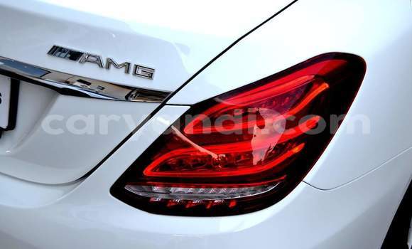 Acheter Occasion Voiture Mercedes‒Benz C–Class Blanc à Lusaka, Zambie Acheter Occasion Voiture Mercedes‒Benz C–Class Blanc à Lusaka, Zambie