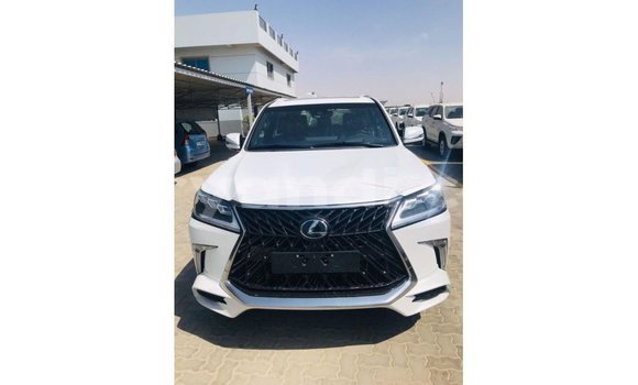 Nunua Imported Lexus LX Nyeupe Gari ndani ya Import - Dubai nchini Zambia Nunua Imported Lexus LX Nyeupe Gari ndani ya Import - Dubai nchini Zambia