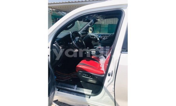 Nunua Imported Lexus LX Nyeupe Gari ndani ya Import - Dubai nchini Zambia Nunua Imported Lexus LX Nyeupe Gari ndani ya Import - Dubai nchini Zambia