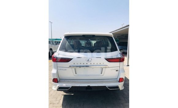 Nunua Imported Lexus LX Nyeupe Gari ndani ya Import - Dubai nchini Zambia Nunua Imported Lexus LX Nyeupe Gari ndani ya Import - Dubai nchini Zambia