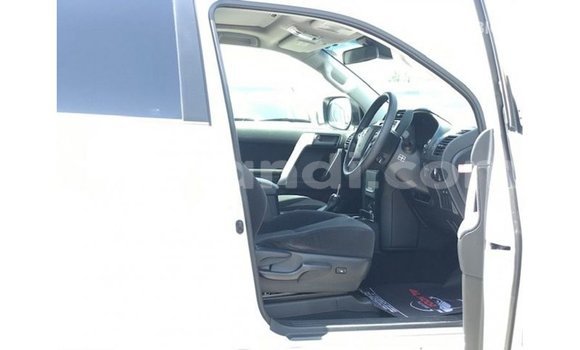 Nunua Imported Toyota Prado Nyeupe Gari ndani ya Import - Dubai nchini Zambia Nunua Imported Toyota Prado Nyeupe Gari ndani ya Import - Dubai nchini Zambia