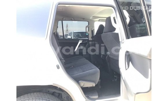 Nunua Imported Toyota Prado Nyeupe Gari ndani ya Import - Dubai nchini Zambia Nunua Imported Toyota Prado Nyeupe Gari ndani ya Import - Dubai nchini Zambia