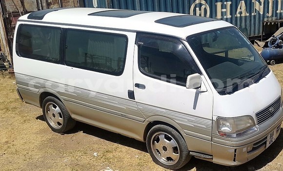 Buy Used Toyota Hiace Silver Car in Lusaka in Zambia Buy Used Toyota Hiace Silver Car in Lusaka in Zambia