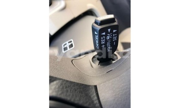 Nunua Imported Toyota Prado Nyeupe Gari ndani ya Import - Dubai nchini Zambia Nunua Imported Toyota Prado Nyeupe Gari ndani ya Import - Dubai nchini Zambia