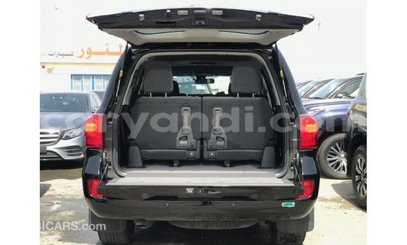 Nunua Imported Toyota Land Cruiser Nyeusi Gari ndani ya Import - Dubai nchini Zambia Nunua Imported Toyota Land Cruiser Nyeusi Gari ndani ya Import - Dubai nchini Zambia