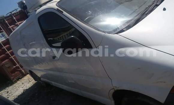 Acheter Neuf Voiture Toyota Hiace Blanc à Lusaka, Zambie Acheter Neuf Voiture Toyota Hiace Blanc à Lusaka, Zambie