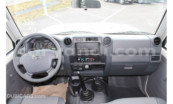 Acheter Import Voiture Toyota Land Cruiser Blanc à Import - Dubai, Zambie Acheter Import Voiture Toyota Land Cruiser Blanc à Import - Dubai, Zambie