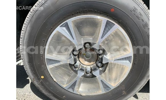 Acheter Import Voiture Toyota Hiace Blanc à Import - Dubai, Zambie Acheter Import Voiture Toyota Hiace Blanc à Import - Dubai, Zambie