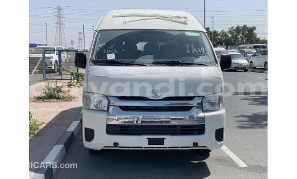 Acheter Import Voiture Toyota Hiace Blanc à Import - Dubai, Zambie Acheter Import Voiture Toyota Hiace Blanc à Import - Dubai, Zambie