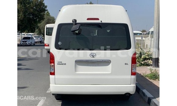 Acheter Import Voiture Toyota Hiace Blanc à Import - Dubai, Zambie Acheter Import Voiture Toyota Hiace Blanc à Import - Dubai, Zambie