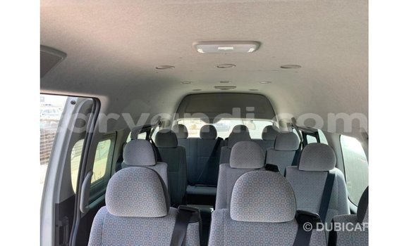 Acheter Import Voiture Toyota Hiace Blanc à Import - Dubai, Zambie Acheter Import Voiture Toyota Hiace Blanc à Import - Dubai, Zambie