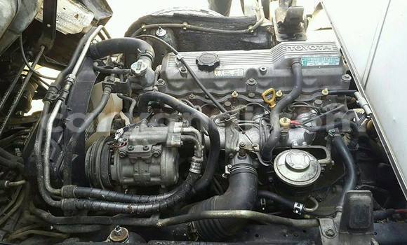 Nunua Ilio tumika Toyota Dyna Nyeupe Gari ndani ya Chingola nchini Zambia Nunua Ilio tumika Toyota Dyna Nyeupe Gari ndani ya Chingola nchini Zambia