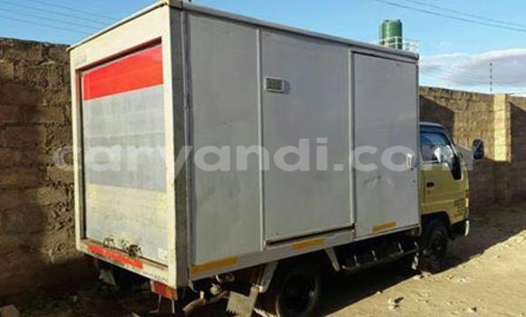 Nunua Ilio tumika Toyota Dyna Nyeupe Gari ndani ya Chingola nchini Zambia Nunua Ilio tumika Toyota Dyna Nyeupe Gari ndani ya Chingola nchini Zambia