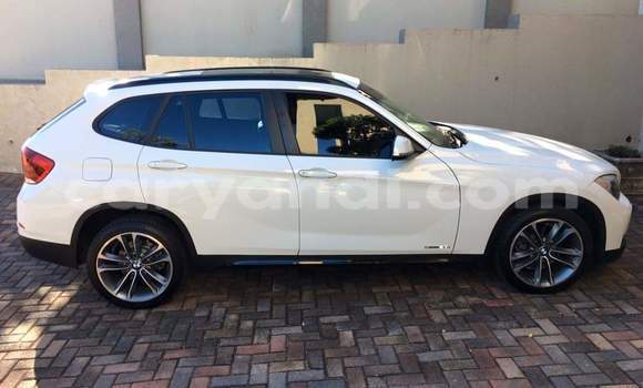 Acheter Occasion Voiture BMW X1 Blanc à Lusaka, Zambie Acheter Occasion Voiture BMW X1 Blanc à Lusaka, Zambie