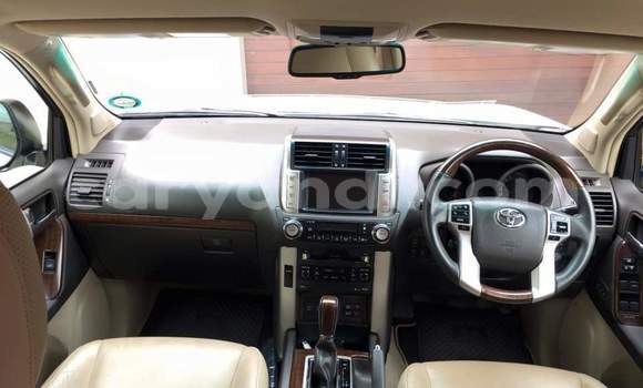 Acheter Occasion Voiture Toyota Land Cruiser Prado Blanc à Lusaka, Zambie Acheter Occasion Voiture Toyota Land Cruiser Prado Blanc à Lusaka, Zambie