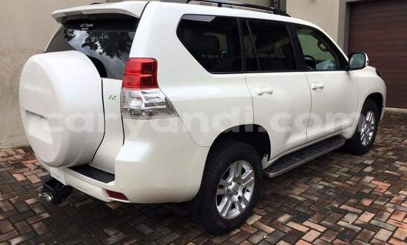 Acheter Occasion Voiture Toyota Land Cruiser Prado Blanc à Lusaka, Zambie Acheter Occasion Voiture Toyota Land Cruiser Prado Blanc à Lusaka, Zambie