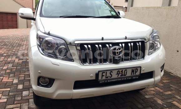 Acheter Occasion Voiture Toyota Land Cruiser Prado Blanc à Lusaka, Zambie Acheter Occasion Voiture Toyota Land Cruiser Prado Blanc à Lusaka, Zambie
