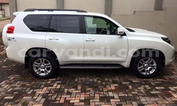 Acheter Occasion Voiture Toyota Land Cruiser Prado Blanc à Lusaka, Zambie Acheter Occasion Voiture Toyota Land Cruiser Prado Blanc à Lusaka, Zambie