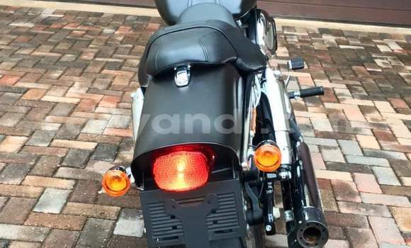 Acheter Occasion Moto Harley Davidson Dyna Noir à Lusaka, Zambie Acheter Occasion Moto Harley Davidson Dyna Noir à Lusaka, Zambie