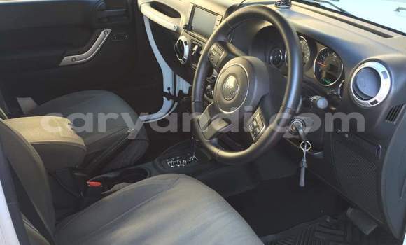 Nunua Ilio tumika Jeep Wrangler Nyeupe Gari ndani ya Lusaka nchini Zambia Nunua Ilio tumika Jeep Wrangler Nyeupe Gari ndani ya Lusaka nchini Zambia