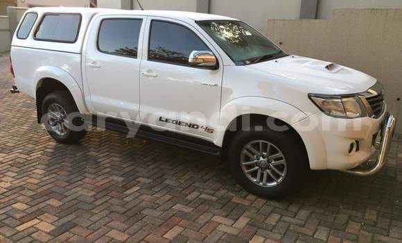 Acheter Occasion Voiture Toyota Hilux Blanc à Lusaka, Zambie Acheter Occasion Voiture Toyota Hilux Blanc à Lusaka, Zambie