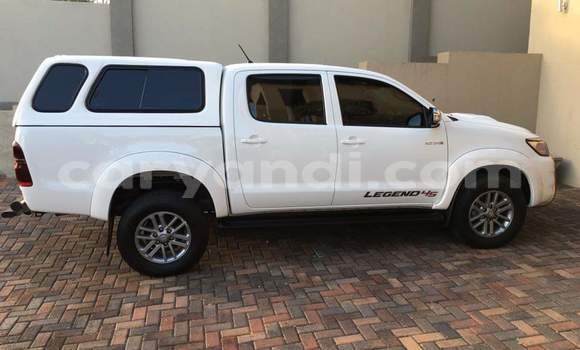 Acheter Occasion Voiture Toyota Hilux Blanc à Lusaka, Zambie Acheter Occasion Voiture Toyota Hilux Blanc à Lusaka, Zambie