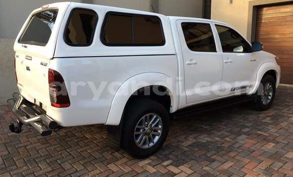 Acheter Occasion Voiture Toyota Hilux Blanc à Lusaka, Zambie Acheter Occasion Voiture Toyota Hilux Blanc à Lusaka, Zambie